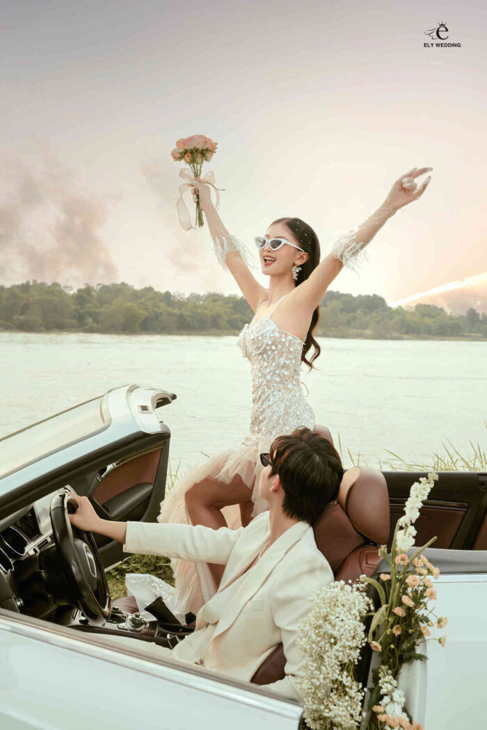 ALBUM ẢNH CƯỚI XE CỔ VÀ HOA ĐẸP