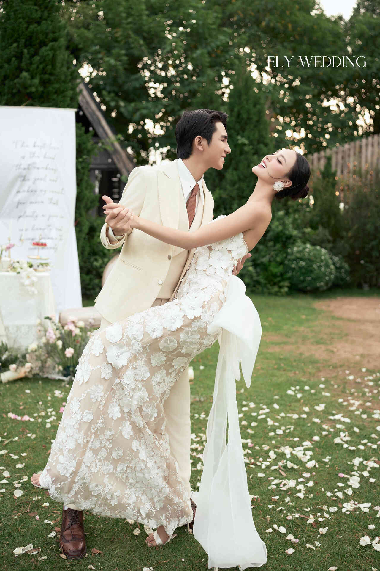 5 xu hướng váy cưới Thu Đông đẹp nhất 3 han02812 optimized