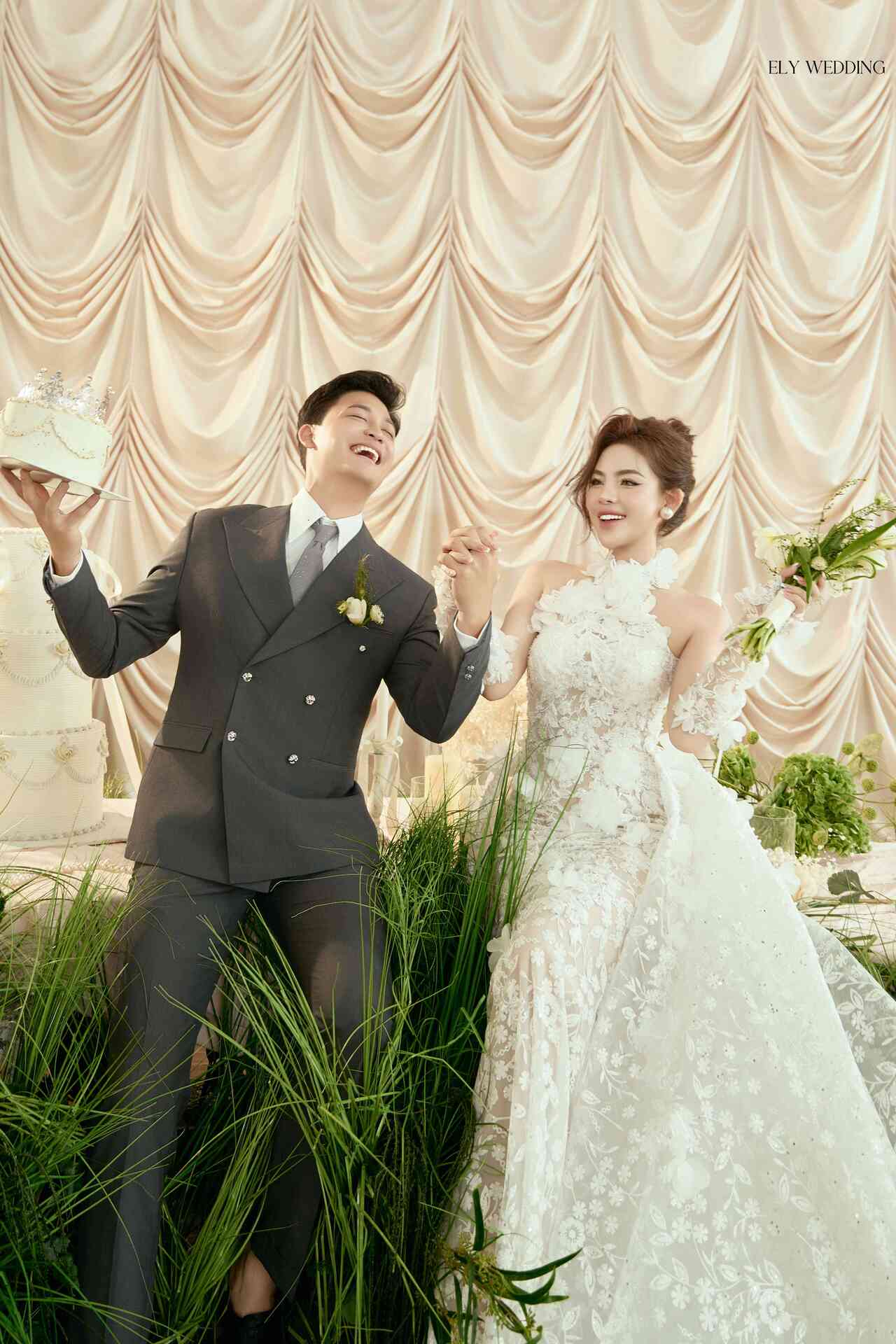 Top 10 kiểu váy cưới cho bà bầu từ 3 tháng – 8 tháng 2 xb 927 optimized