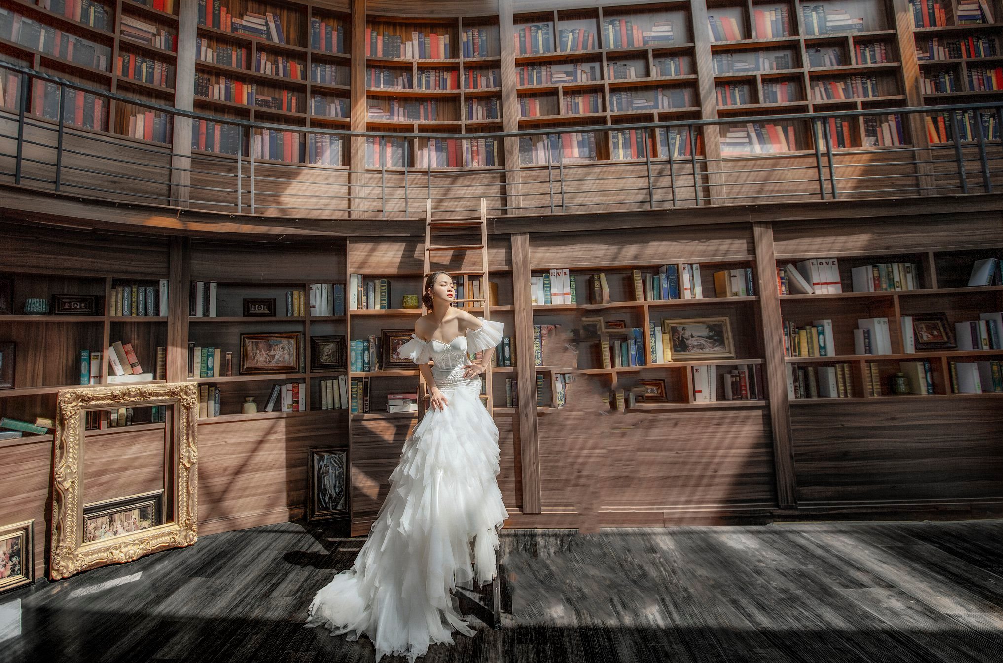 Phong Cách Ảnh Cưới Đen Trắng: Tôn Vinh Cảm Xúc Qua Sắc Độ 2 anh cuoi phim truong 5 garden 3